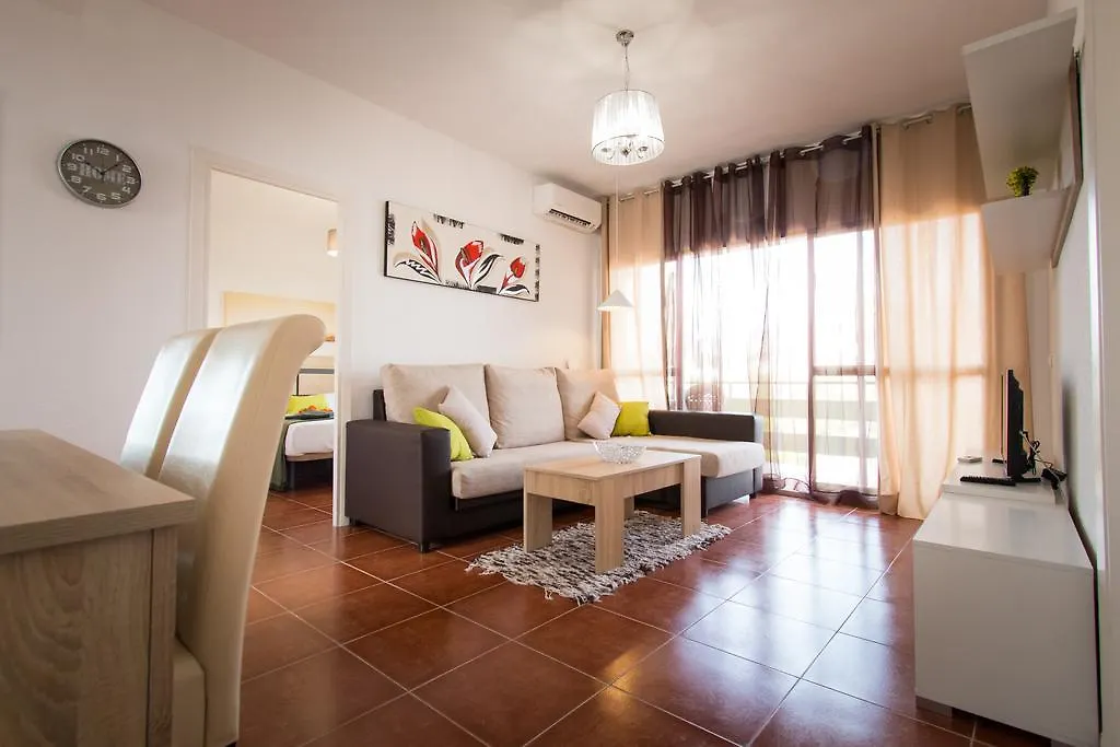 Apartment Holidays2Torremolinos Apartamento De 3 Dormitorios Con Terraza Y Piscina Comunitaria Spain