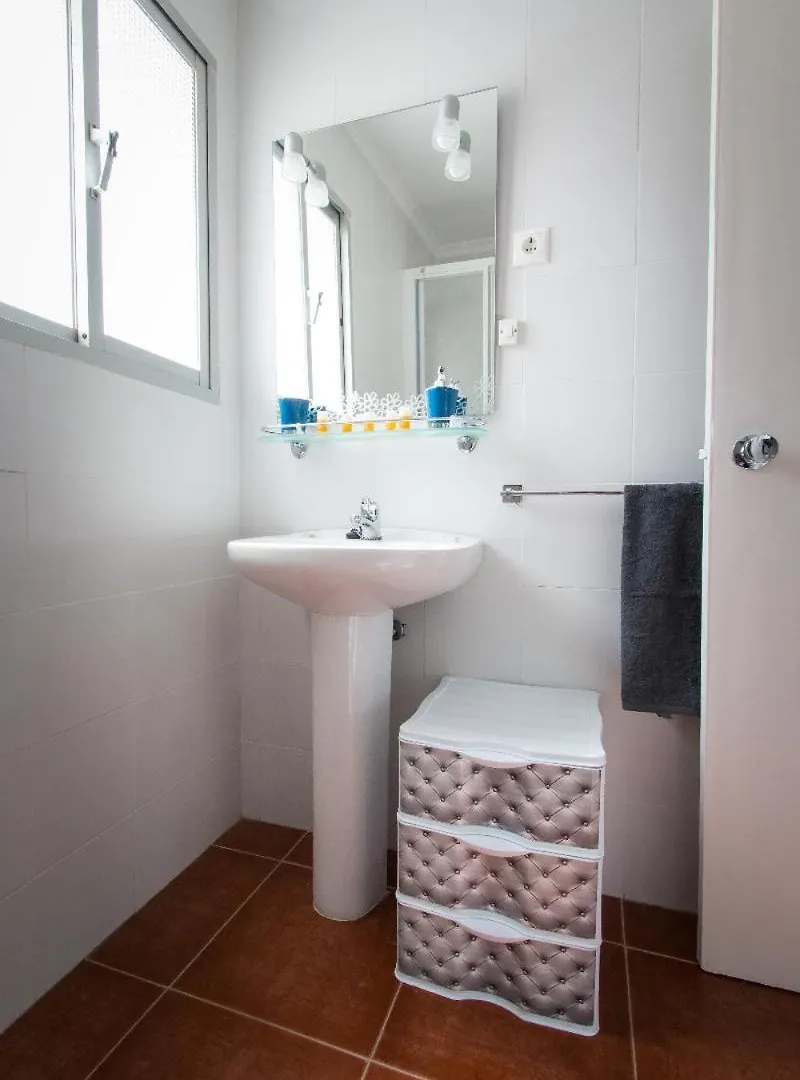 Appartamento Holidays2Torremolinos Apartamento De 3 Dormitorios Con Terraza Y Piscina Comunitaria
